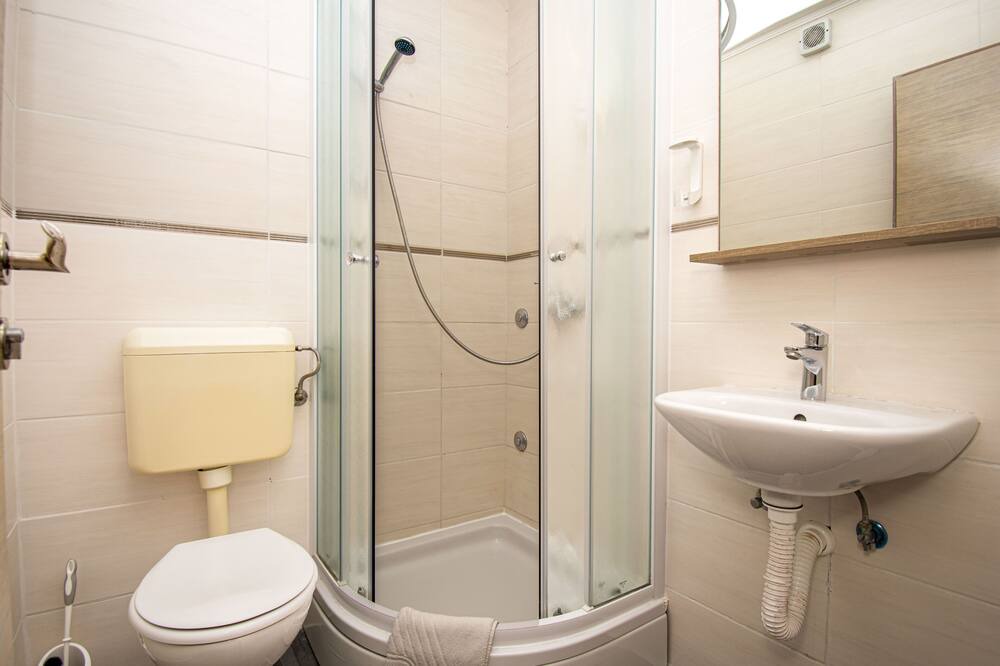Photo of Bathroom in Pomer