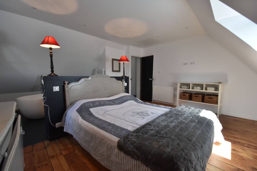 Photo of Bedroom in Saint-Urcize