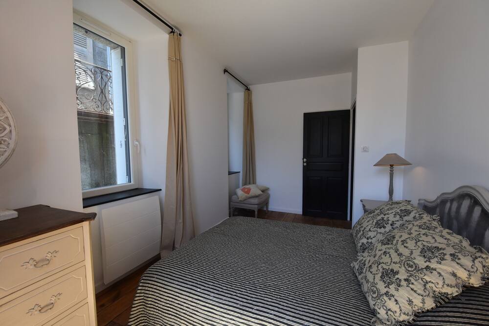 Photo of Bedroom in Saint-Urcize
