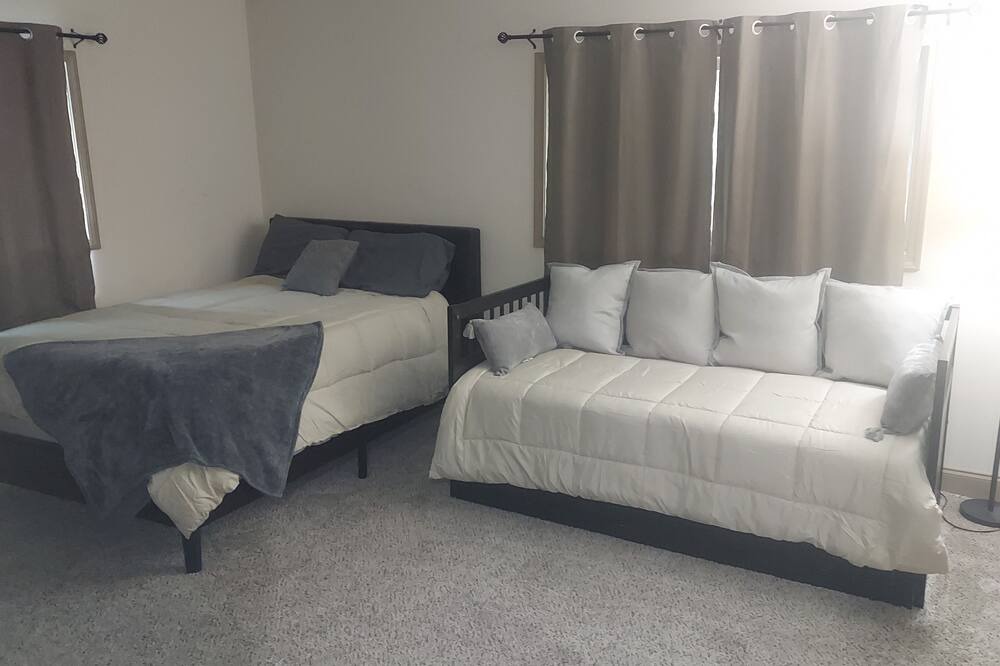 Photo of Bedroom in Lilburn