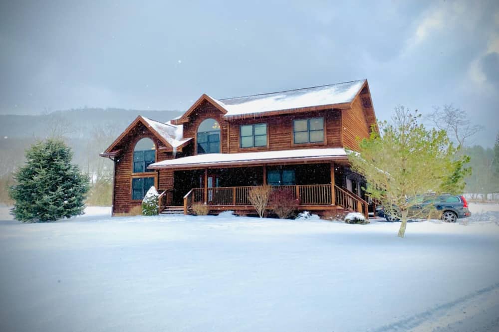 Photo of Outdoor in Snowshoe