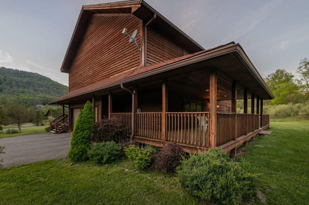 Photo of Outdoor in Snowshoe