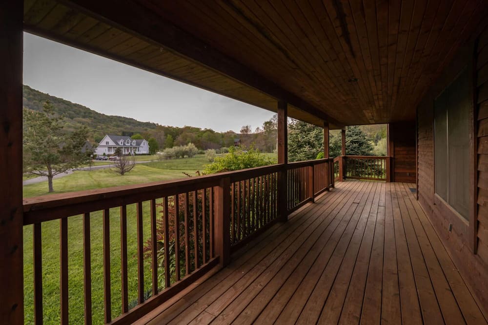 Photo of Patio Balcony in Snowshoe