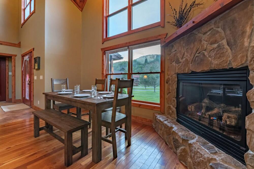 Photo of Livingroom in Snowshoe