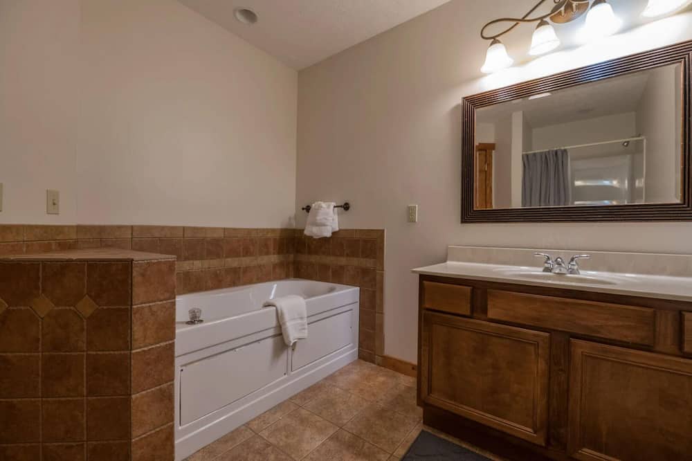Photo of Bathroom in Snowshoe