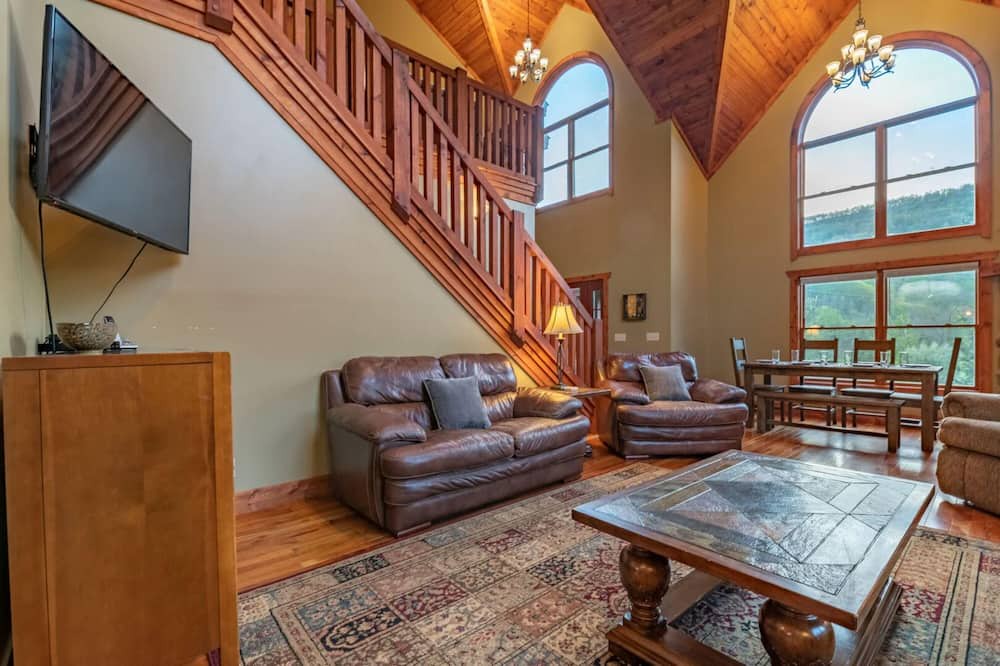Photo of Livingroom in Snowshoe