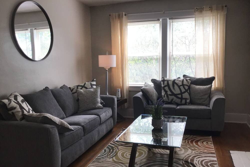 Photo of Livingroom in Cherry Street