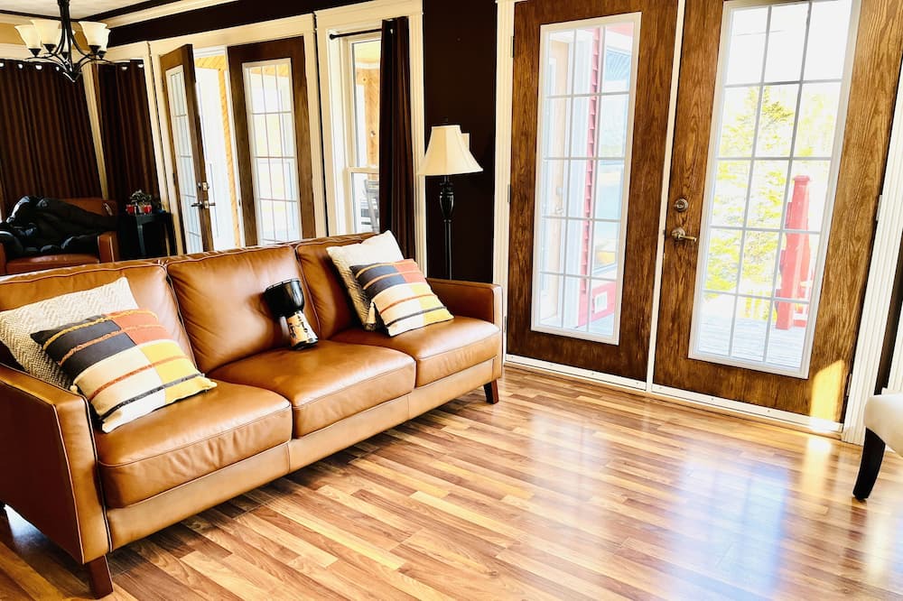 Photo of Livingroom in Halifax County