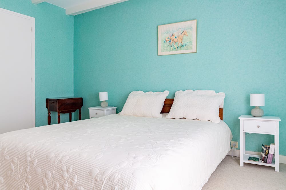 Photo of Bedroom in Cerences