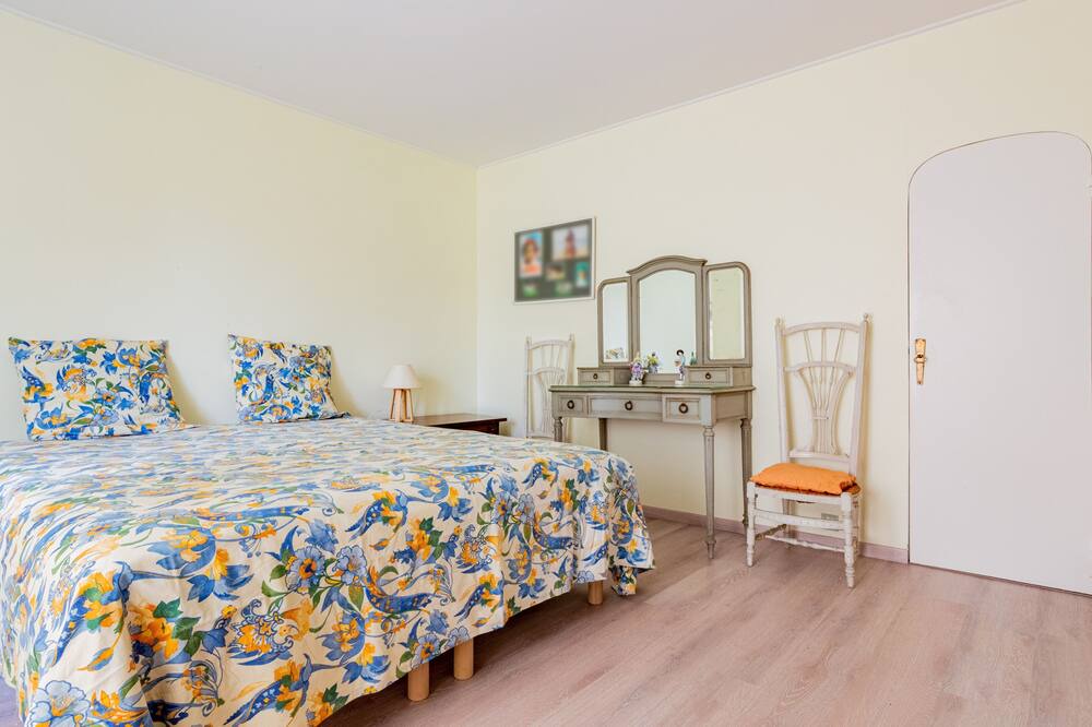 Photo of Bedroom in Cerences