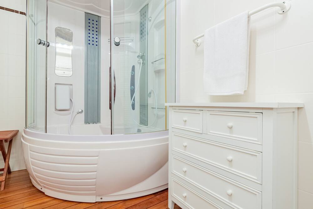 Photo of Bathroom in Cerences