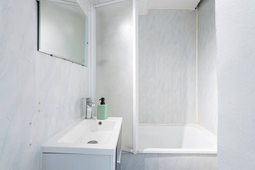 Photo of Bathroom in Darnetal