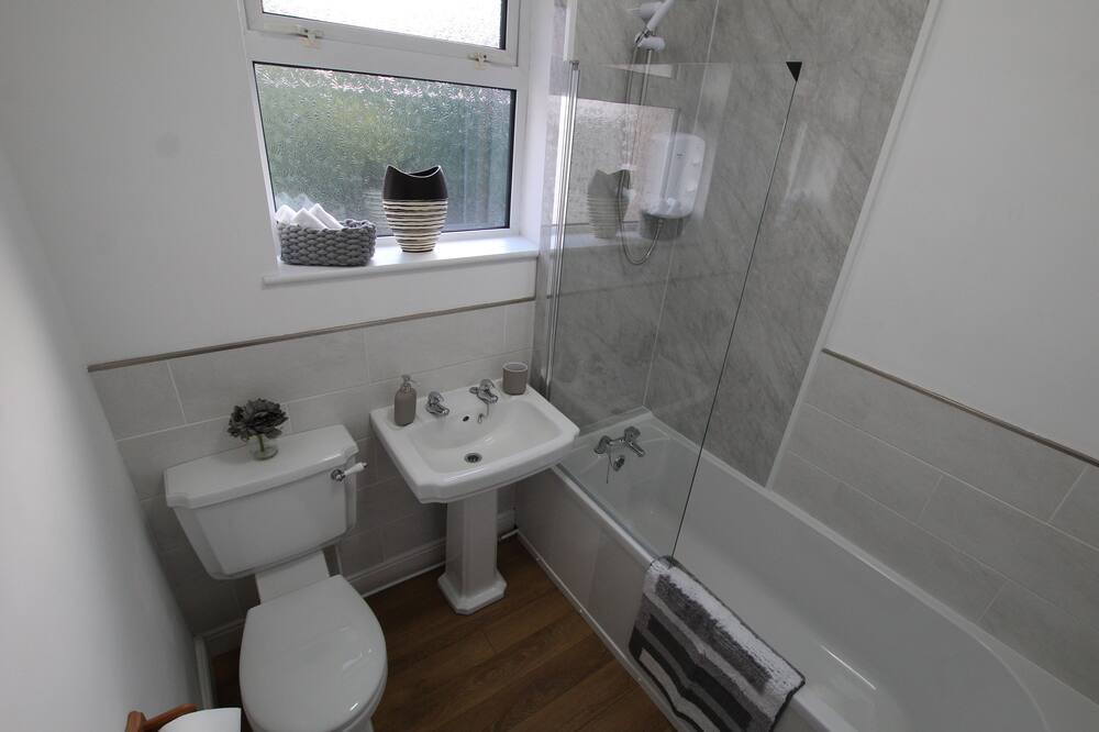 Photo of Bathroom in Notton