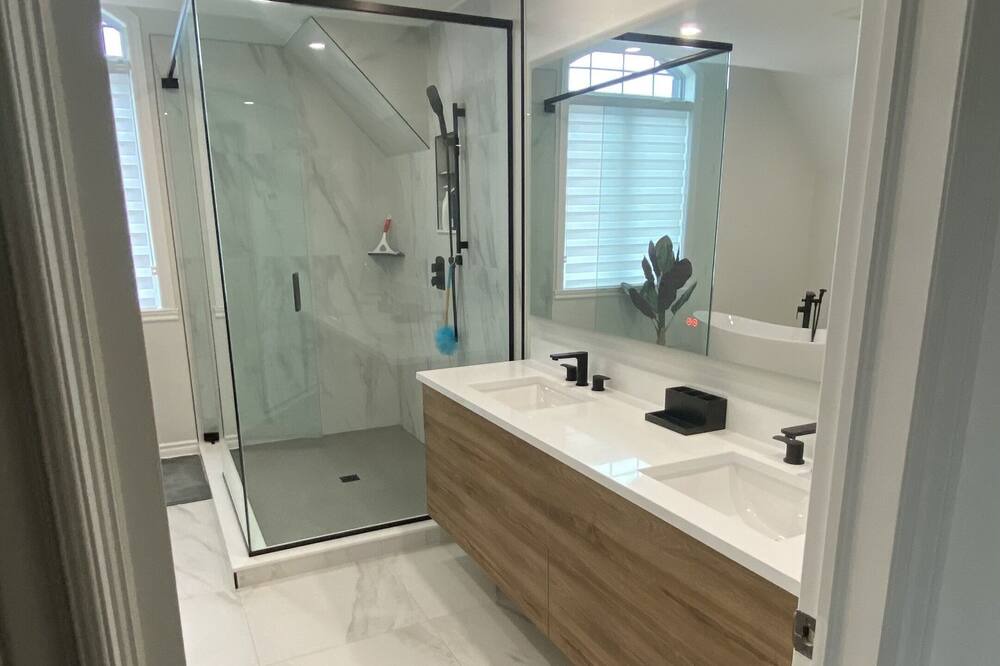 Photo of Bathroom in Blainville