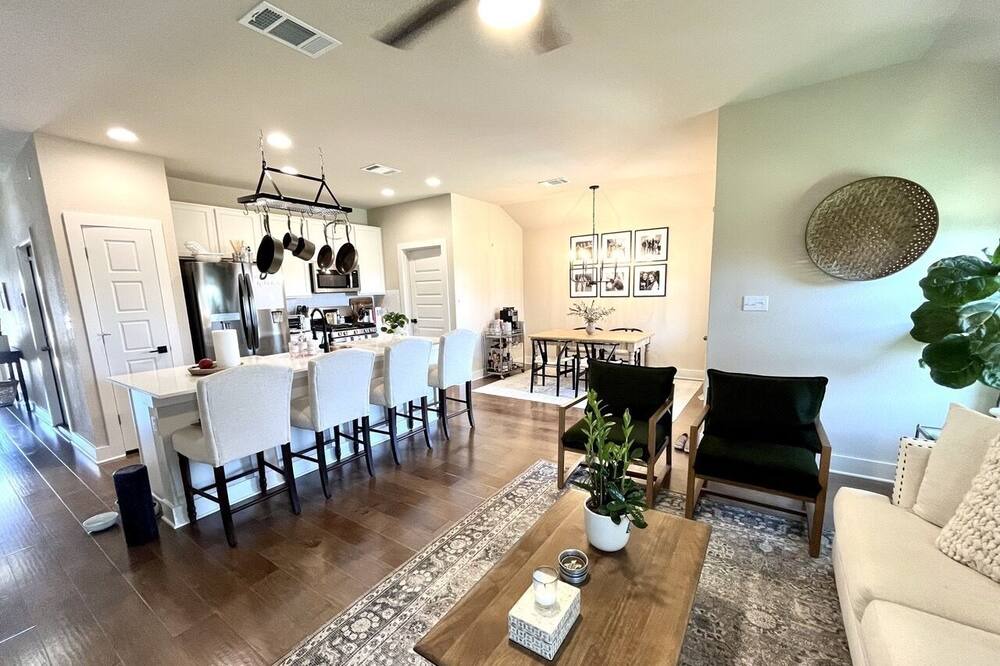Photo of Bedroom in Manor