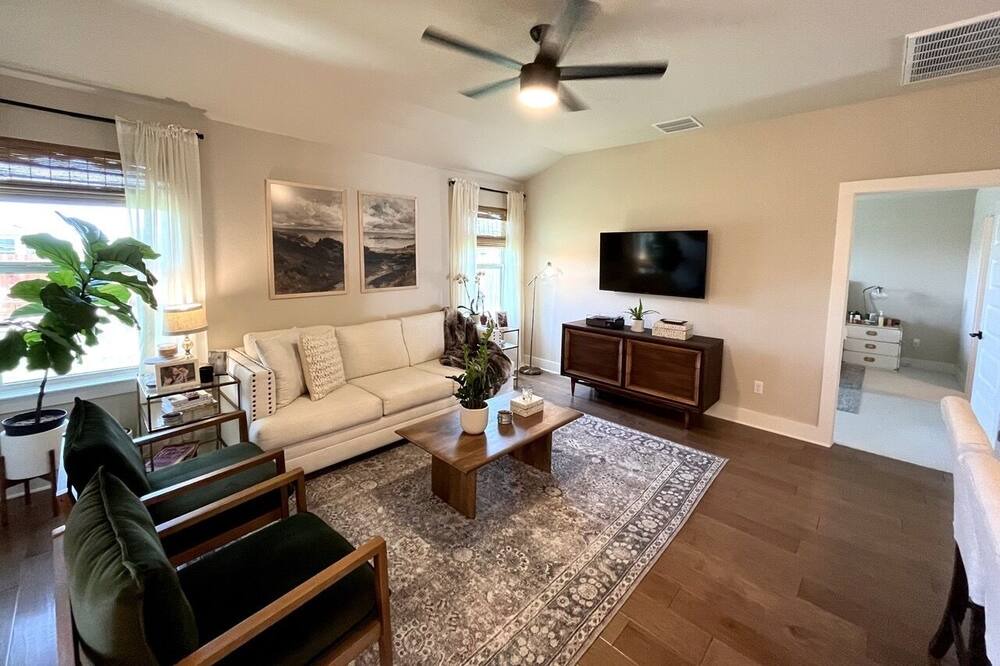 Photo of Bedroom in Manor