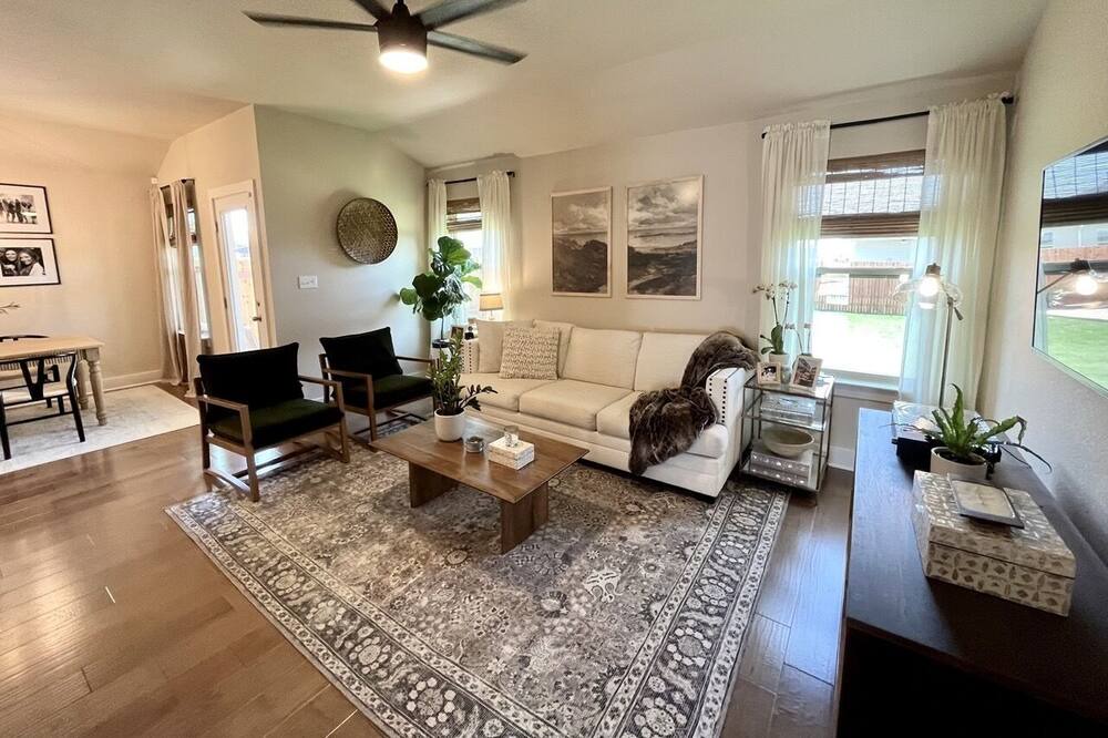 Photo of Bedroom in Manor