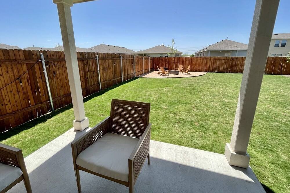 Photo of Patio Balcony in Manor