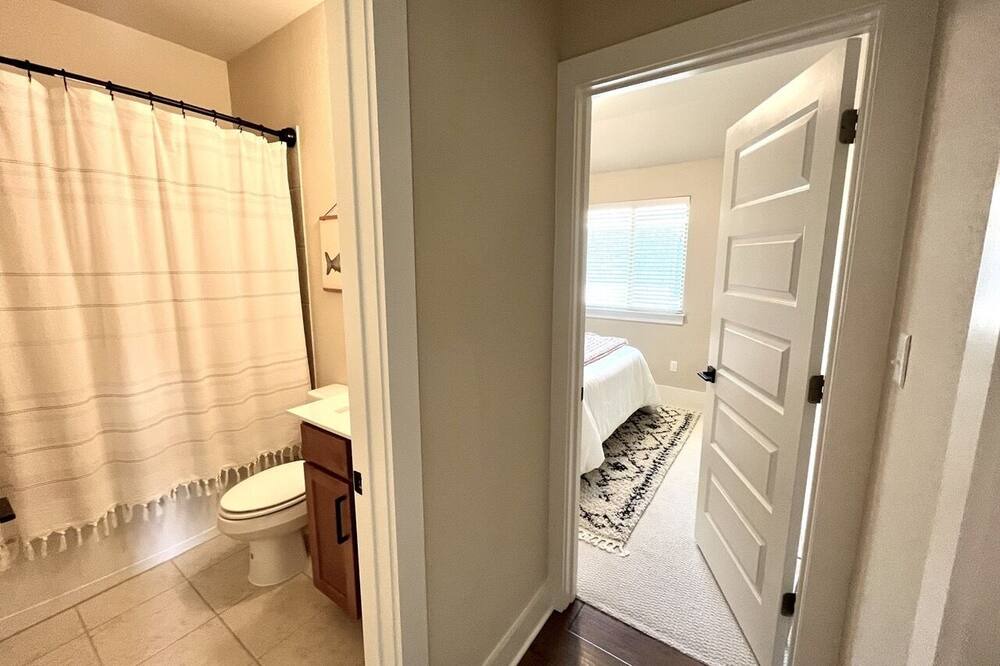 Photo of Bedroom in Manor