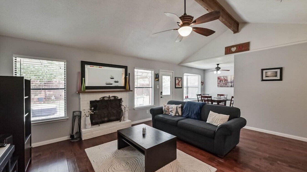 Photo of Livingroom in South Arlington
