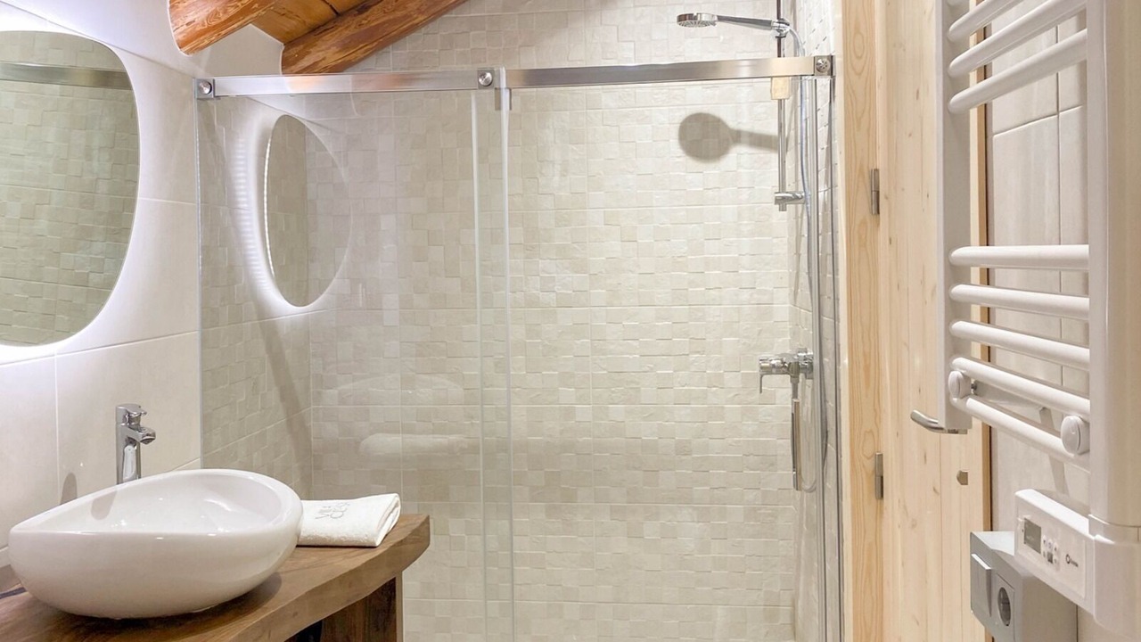 Photo of Bathroom in Escalo