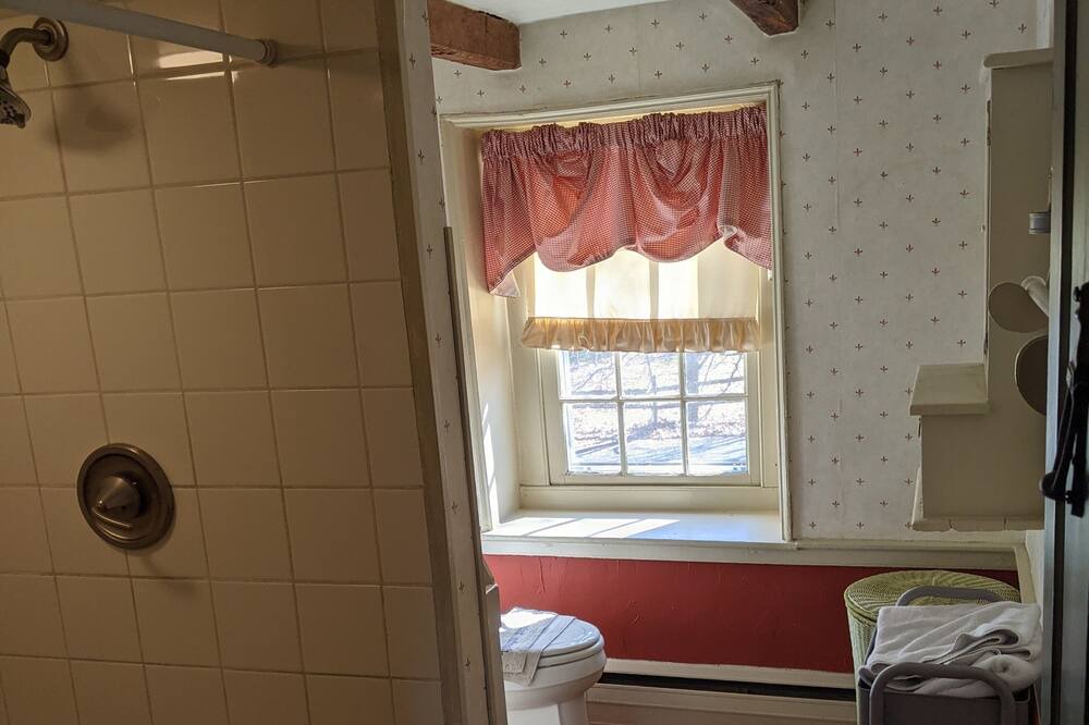 Photo of Bathroom in Blooming Glen