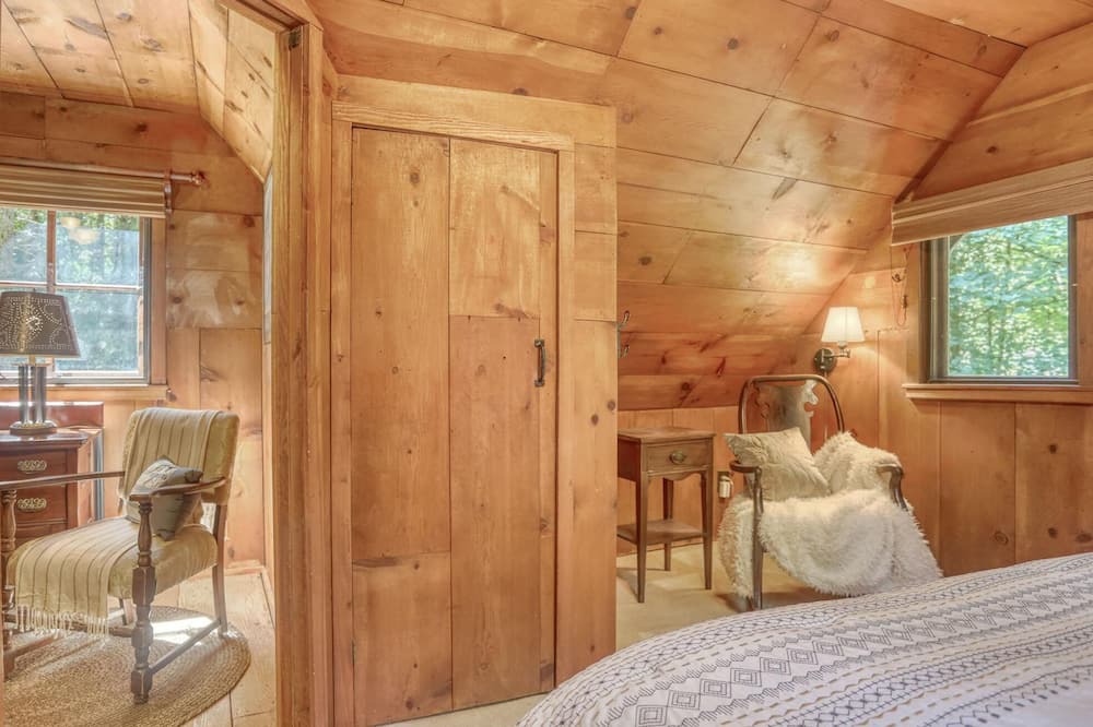 Photo of Bedroom in Mount Hood Village