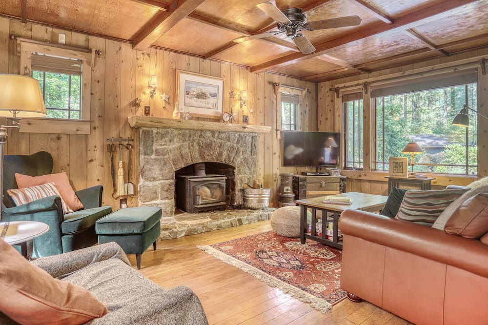 Photo of Livingroom in Mount Hood Village