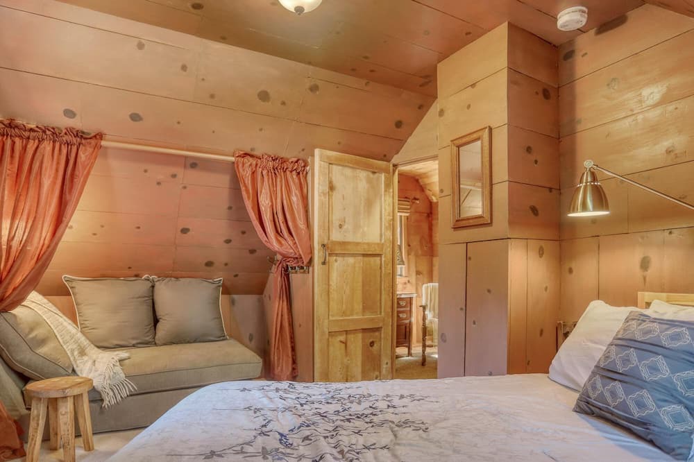 Photo of Bedroom in Mount Hood Village