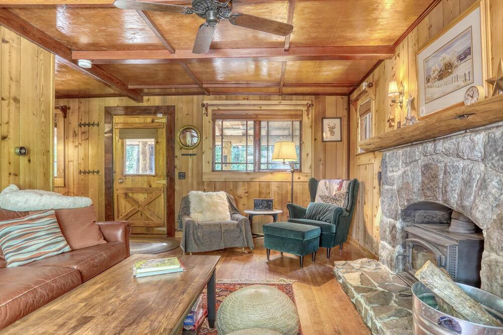 Photo of Livingroom in Mount Hood Village
