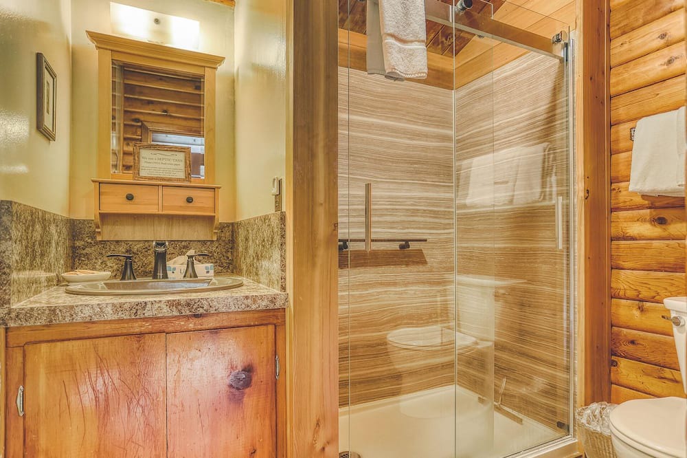 Photo of Bathroom in Rhododendron