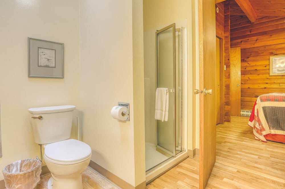 Photo of Bathroom in Rhododendron