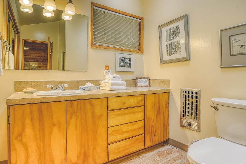 Photo of Bathroom in Rhododendron