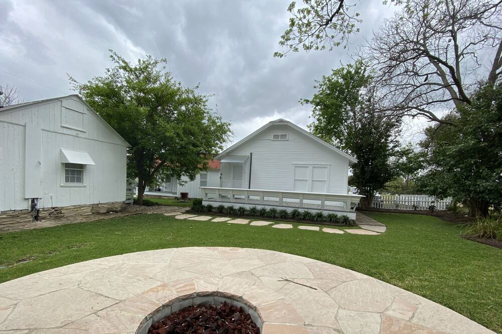 Photo of Outdoor in Round Top
