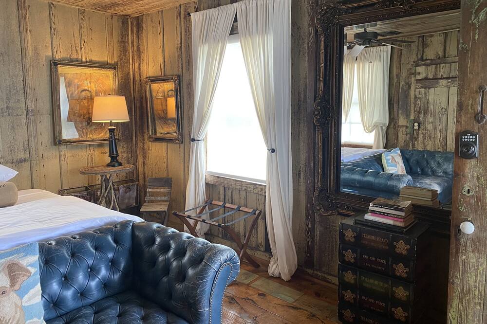 Photo of Bedroom in Round Top