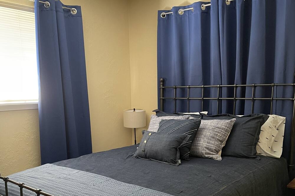 Photo of Bedroom in Oakhurst