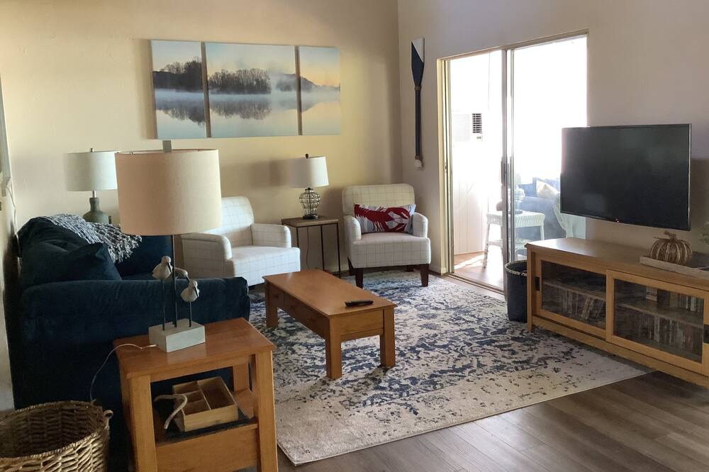 Photo of Livingroom in Oakhurst