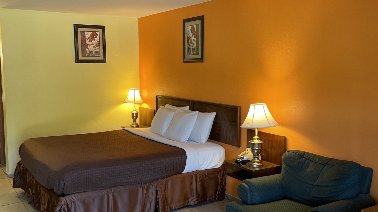 Photo of Bedroom in Homer