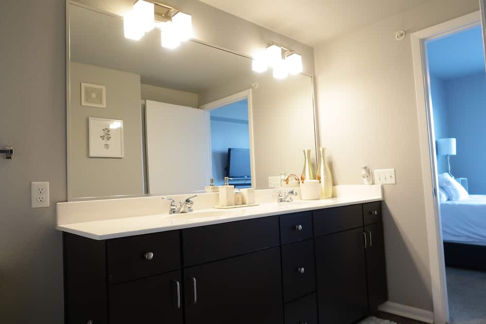 Photo of Bathroom in Fort Worth Cultural District