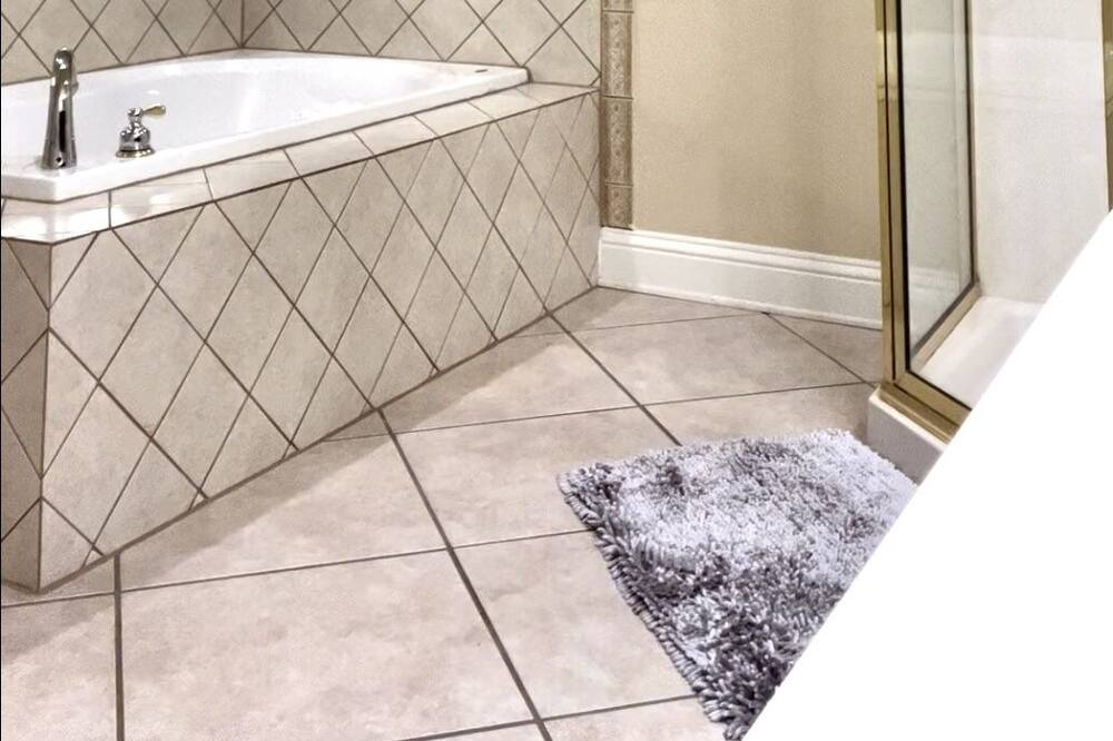 Photo of Bathroom in Lakeland