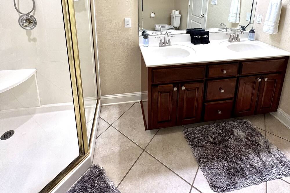 Photo of Bathroom in Lakeland
