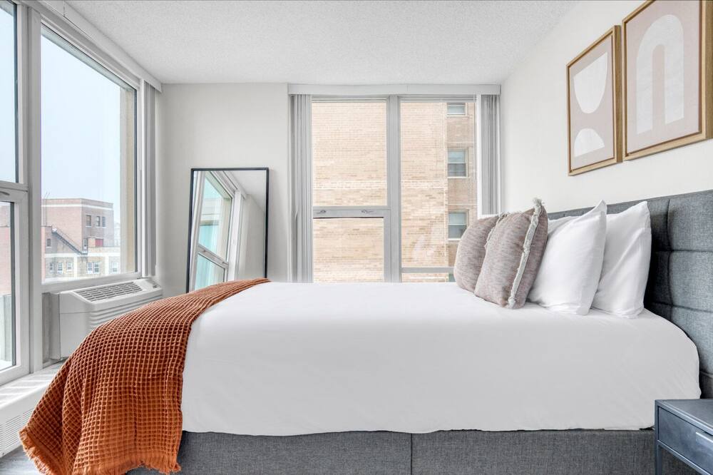 Photo of Bedroom in Edgewater Beach