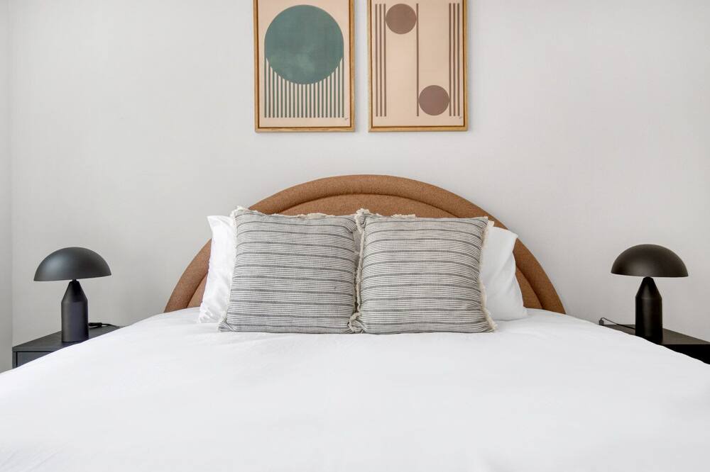 Photo of Bedroom in Edgewater Beach