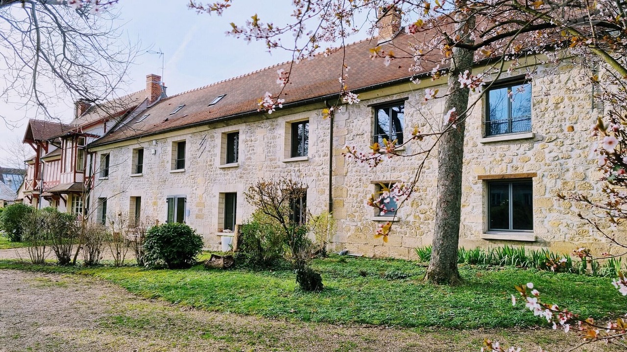 Photo of Outdoor in Cergy