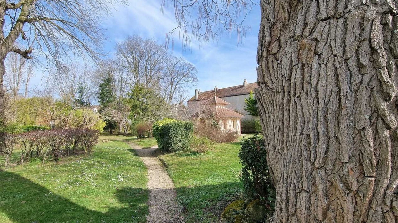 Photo of Outdoor in Cergy