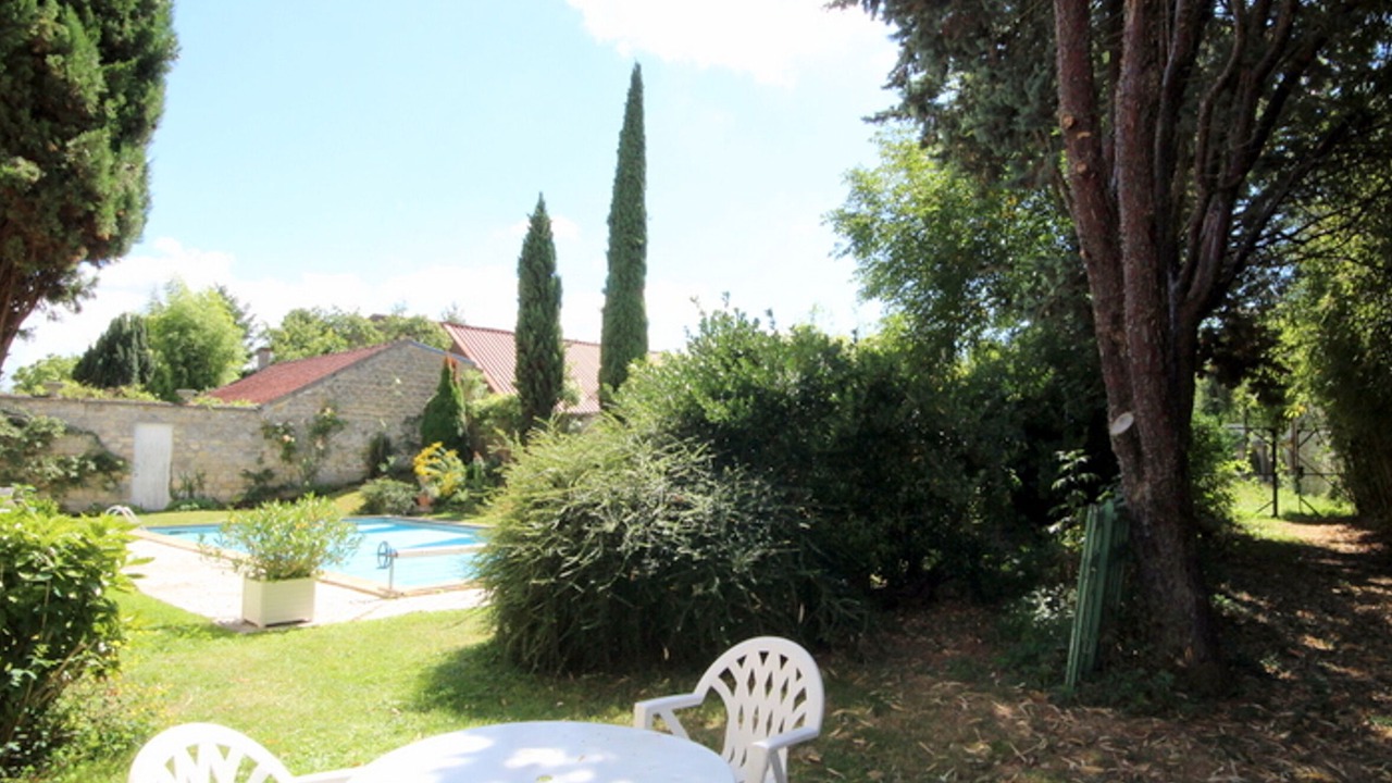 Photo of Outdoor in Cergy