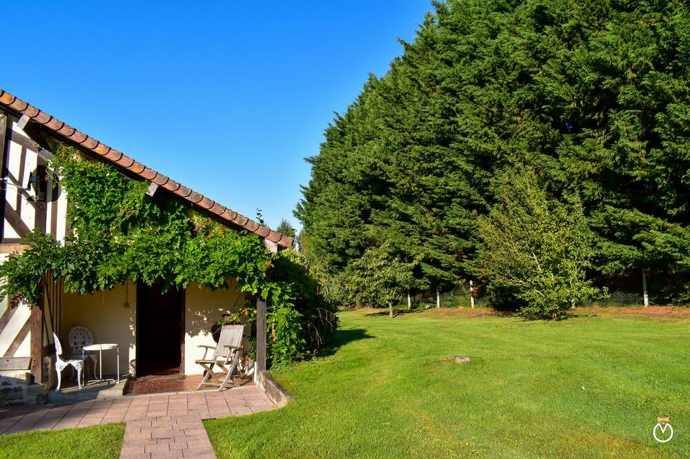 Photo of Outdoor in Beaufour-Druval
