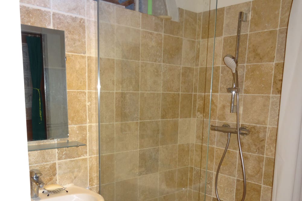 Photo of Bathroom in Lagraulet-Saint-Nicolas