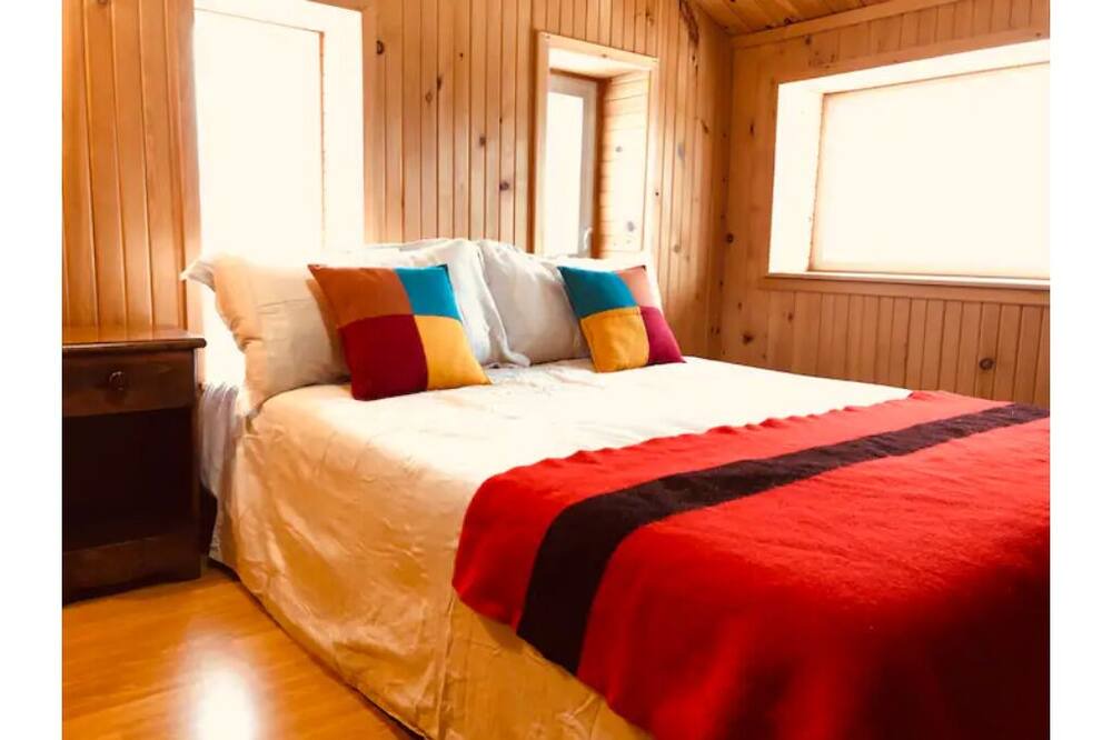 Photo of Bedroom in Maberly