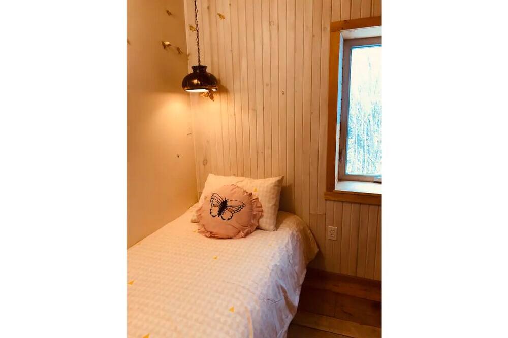Photo of Bedroom in Maberly
